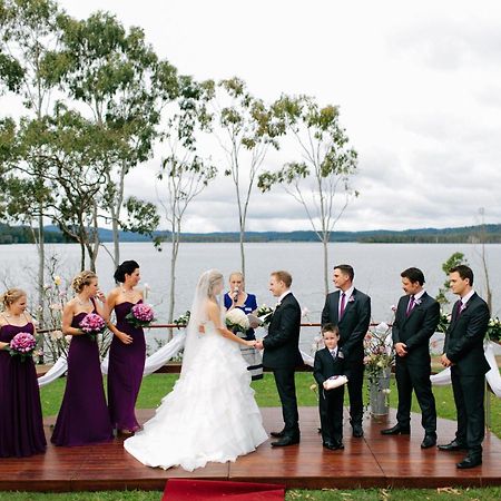 Tinaroo Lake Resort Bagian luar foto