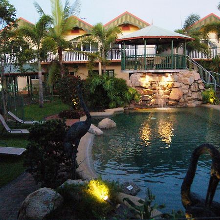 Tinaroo Lake Resort Bagian luar foto